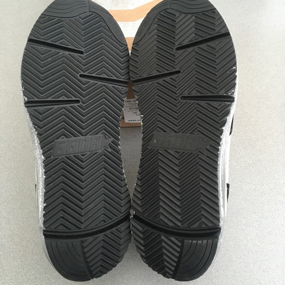 Golden Goose Running Sole Sneaker Black White NIB - Picture 8 of 8